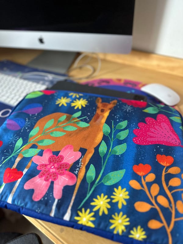 FUNDA NOTEBOOK GUANACO